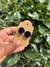 Load image into Gallery viewer, 🖤 Black Resin Flower Earrings – 1 Inch Width | Handmade Statement Studs 🖤

