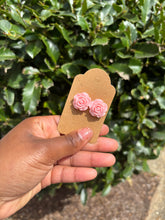 Load image into Gallery viewer, 🌸 Pastel Pink Resin Flower Earrings – 1 Inch | Handmade Soft Floral Studs 🌸
