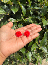 Load image into Gallery viewer, ❤️ Red Resin Flower Earrings – 1 Inch | Bold Handmade Floral Studs ❤️
