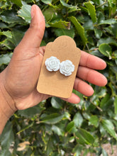 Load image into Gallery viewer, 🤍 White Resin Flower Earrings – 1 Inch | Handmade Elegant Floral Studs 🤍

